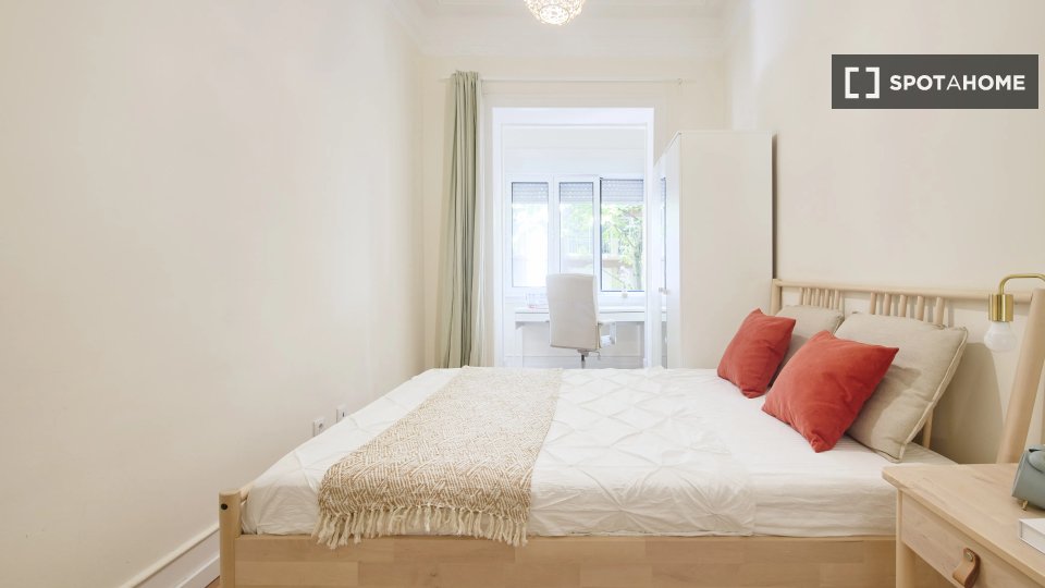 Double room Lisbon, 6 beds — photo 2