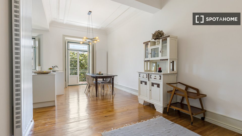 Apartment Lisbon, 2 beds, 105m² — photo 9
