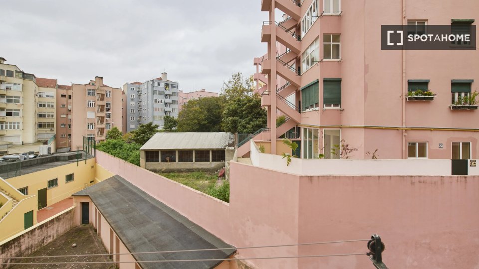 Double room Lisbon, 6 beds — photo 19