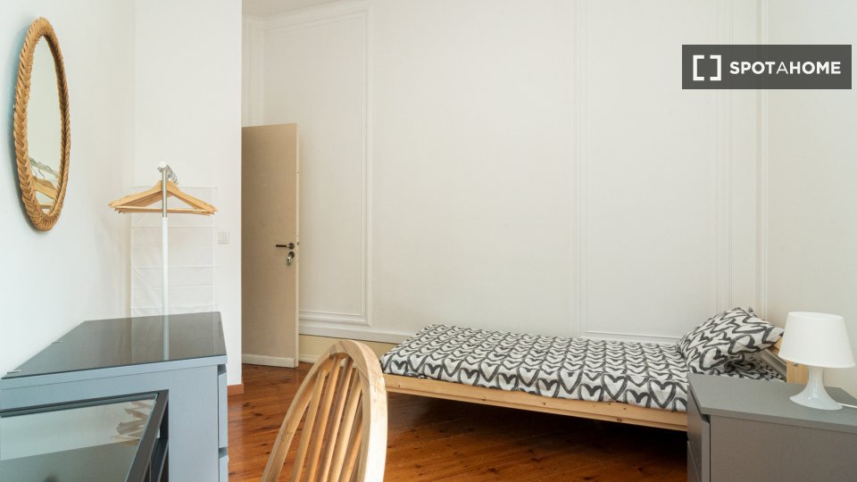 Double room Lisbon, 11 beds — photo 19