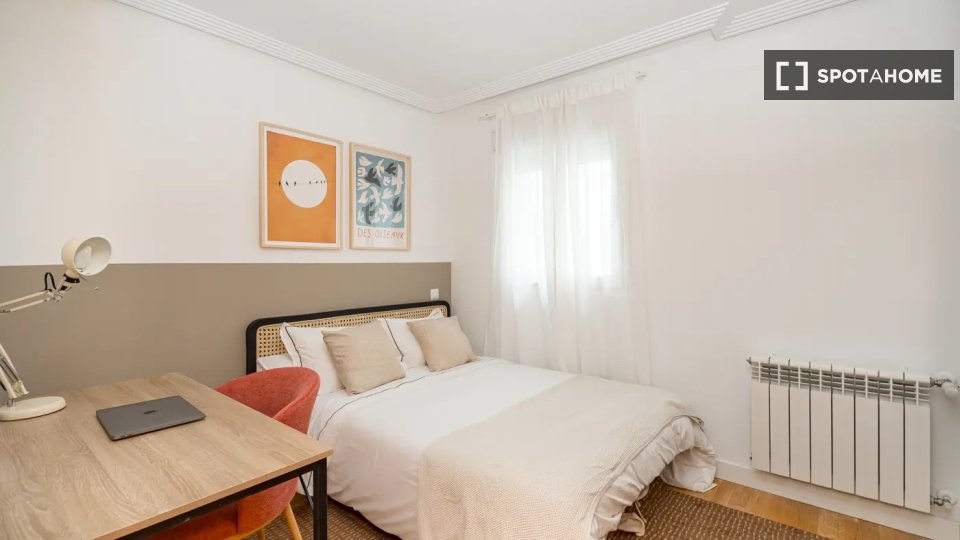 Double room Madrid, 4 beds — photo 15