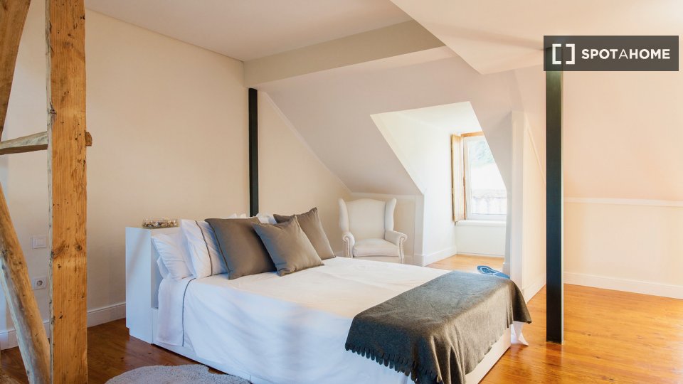 Apartment mono Lisbon, 110m² — photo 16