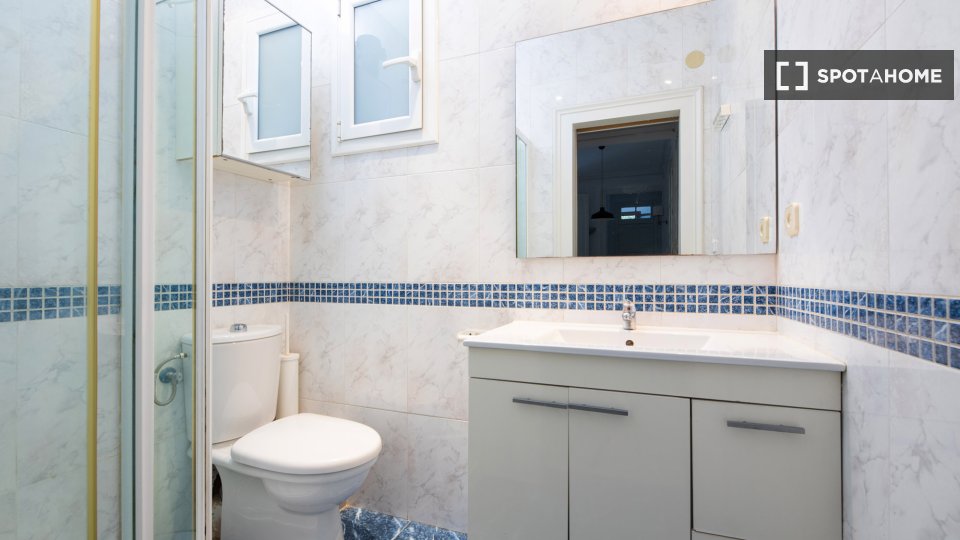 Double room Barcelona, 6 beds, 150m² — photo 17