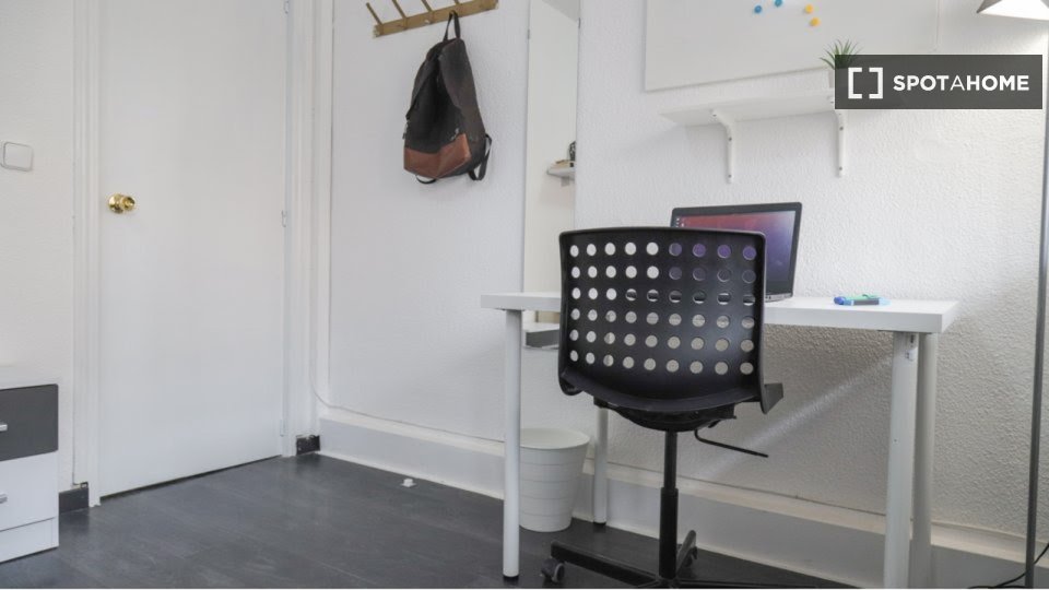 Double room Madrid, 7 beds, 115m² — photo 5
