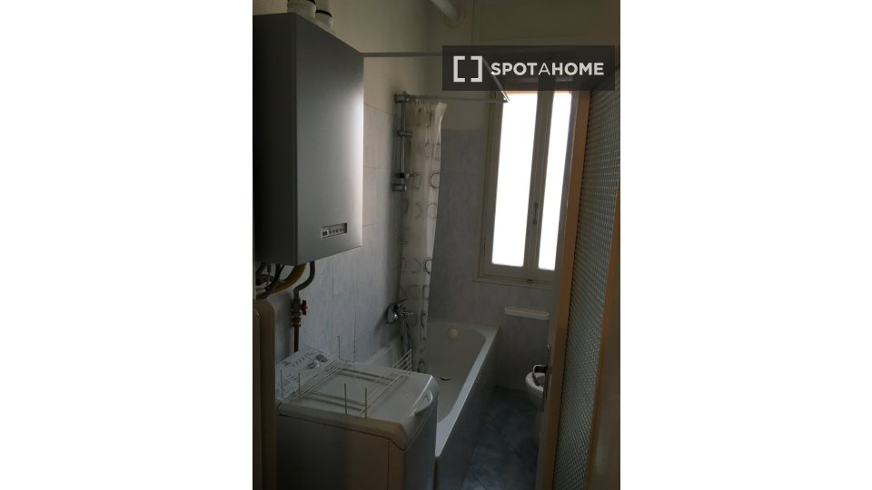 Double room Bologna, 2 beds — photo 13