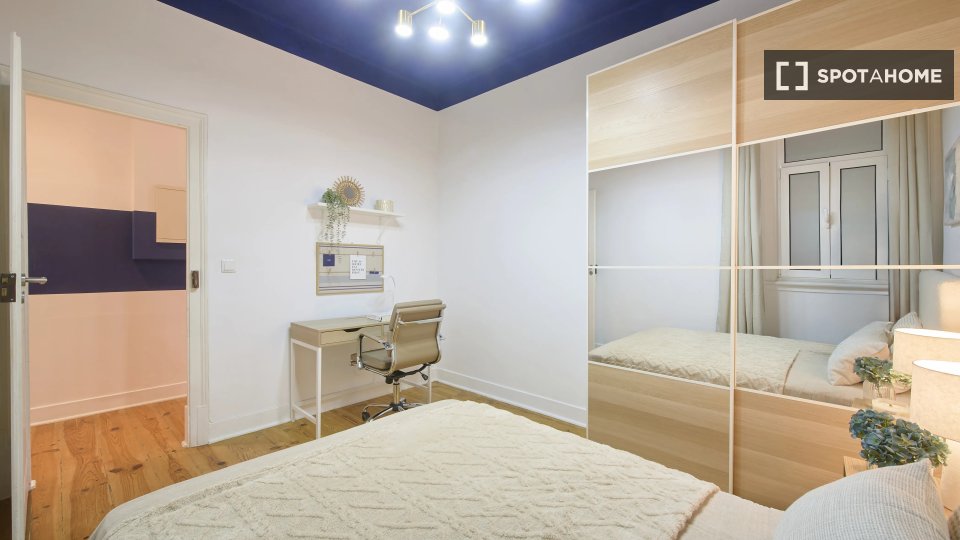 Double room Lisbon, 5 beds — photo 5