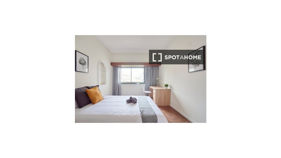 Double room Lisbon, 6 beds — photo 18