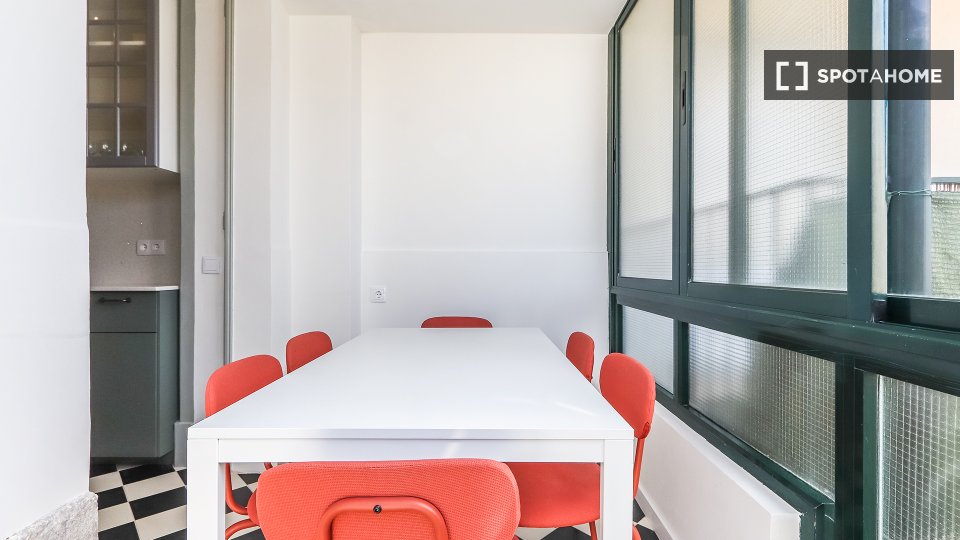 Double room Lisbon, 6 beds — photo 16