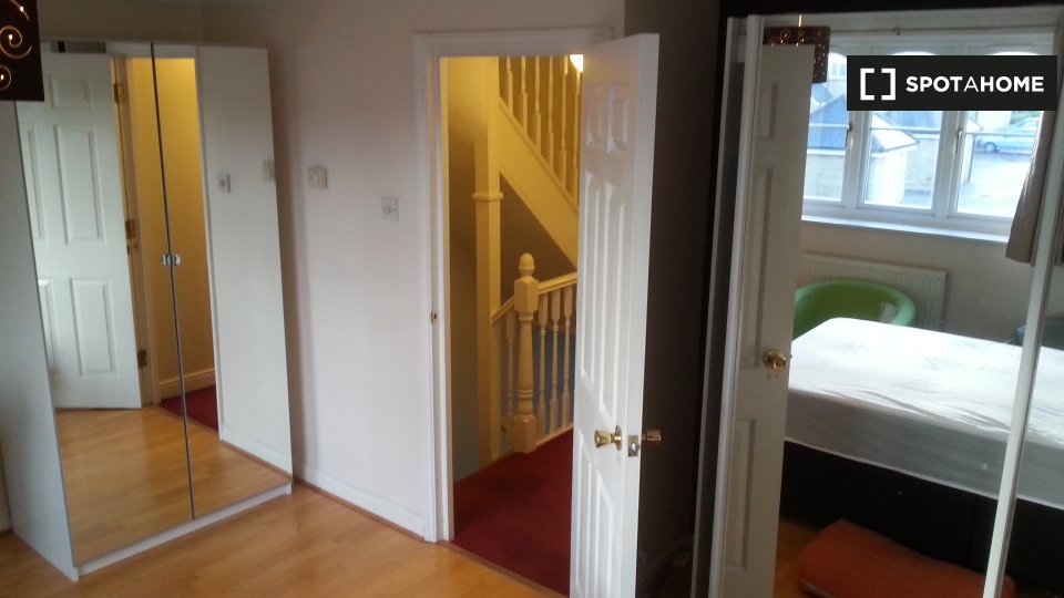 Double room London, 4 beds — photo 18
