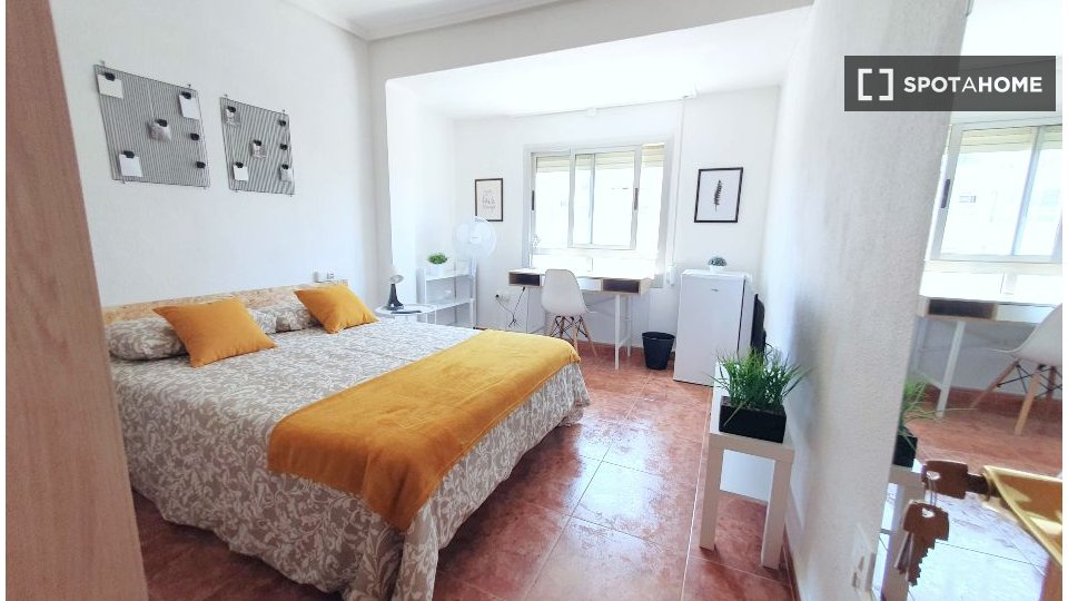 Double room Valencia, 5 beds — photo 14