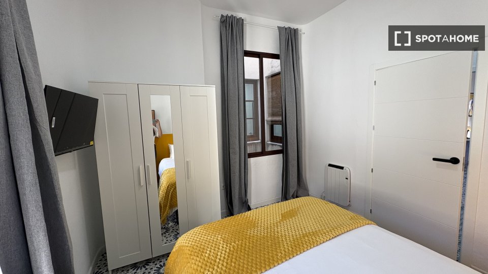 Double room Granada, 6 beds — photo 17