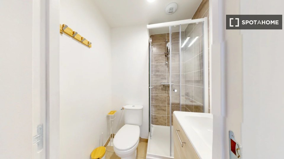 Double room Lyon, 17 beds — photo 16