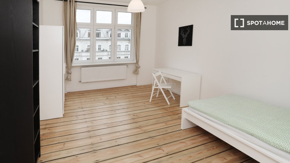 Double room Berlin, 4 beds, 114m² — photo 16