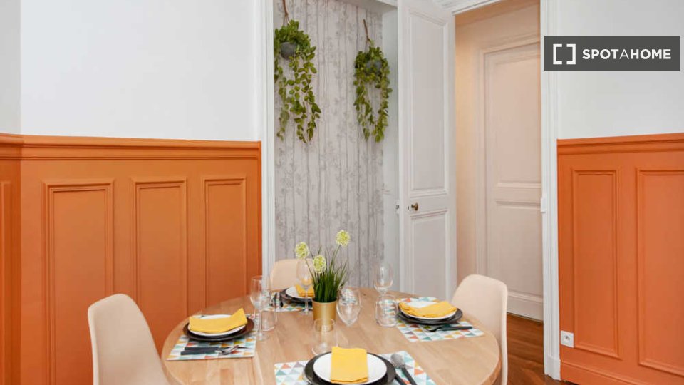 Double room Paris, 5 beds, 140m² — photo 16