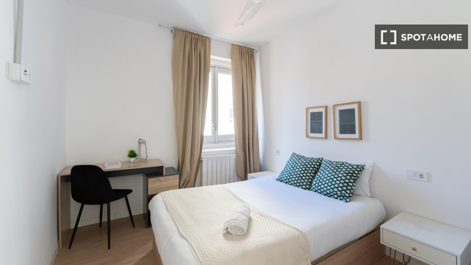 Double room Madrid, 10 beds — photo 47