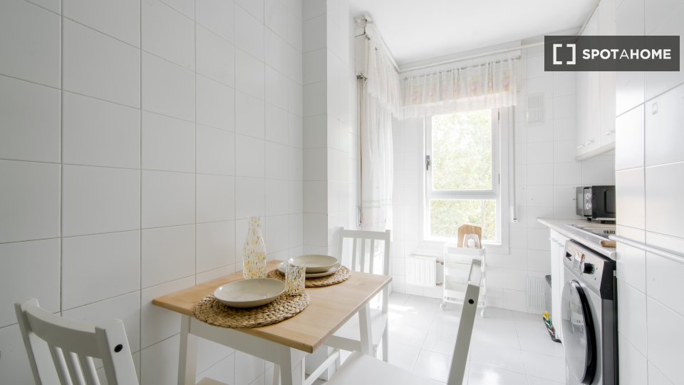 Double room Madrid, 5 beds — photo 52