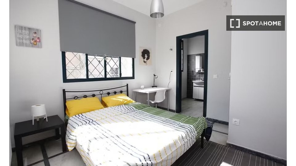 Double room Athens, 7 beds — photo 2