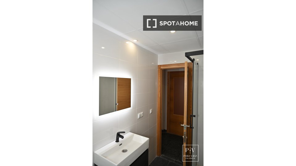 Double room Valencia, 8 beds, 263m² — photo 13