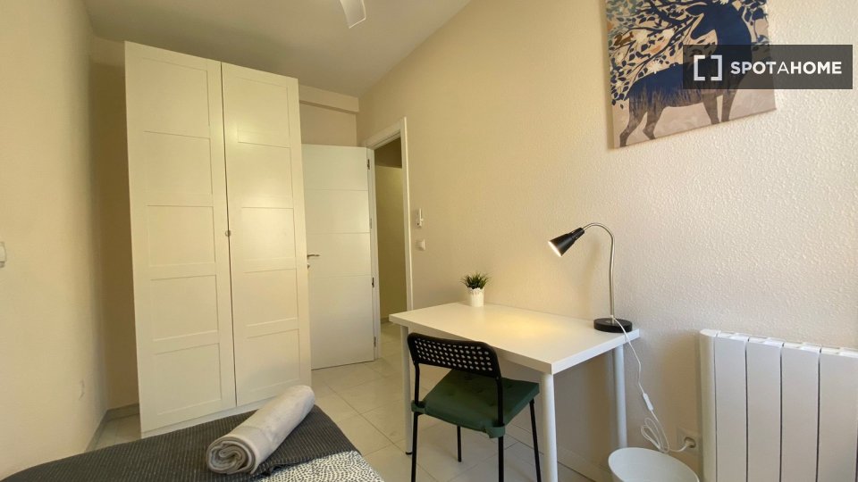 Double room Madrid, 4 beds — photo 8