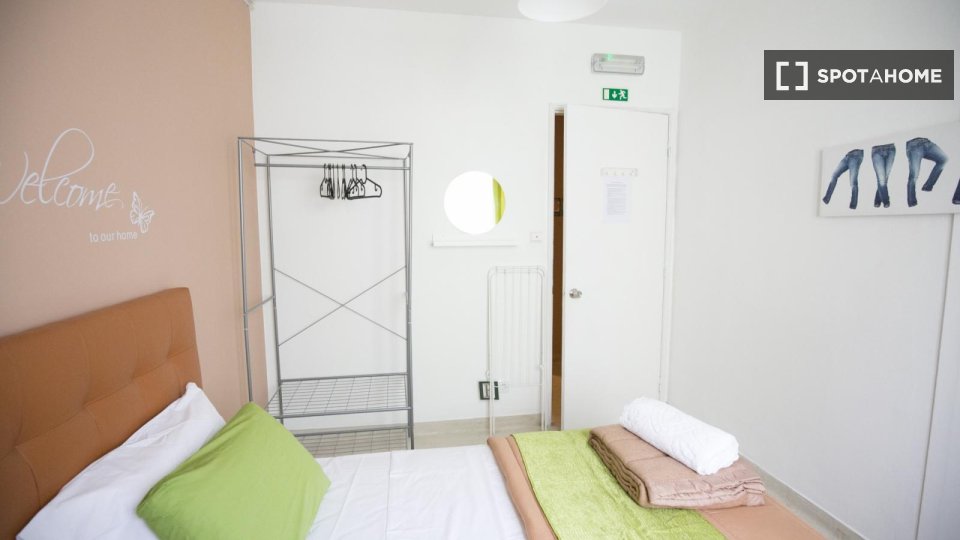Double room Lisbon, 20 beds — photo 20