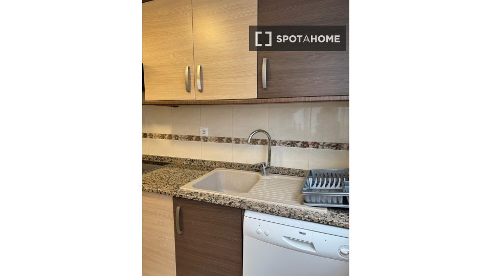 Double room Valencia, 3 beds, 80m² — photo 19