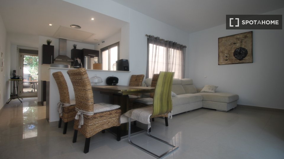 Apartment Alicante, 3 beds, 125m² — photo 17