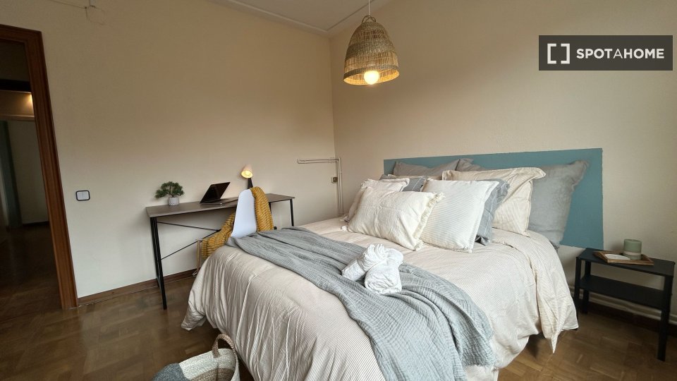 Double room Barcelona, 9 beds — photo 32