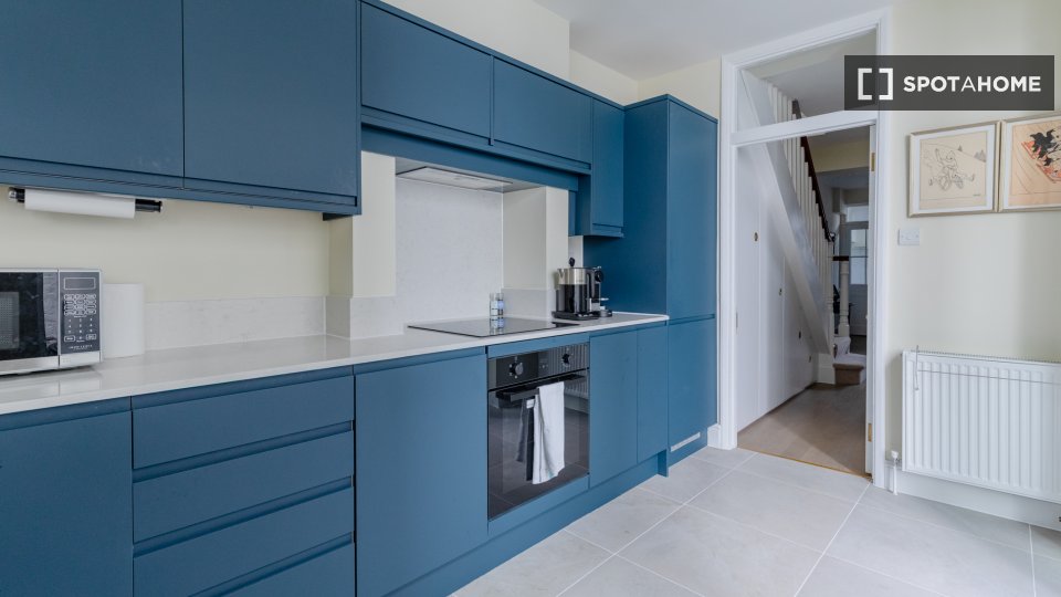 Apartment London, 2 beds — photo 33