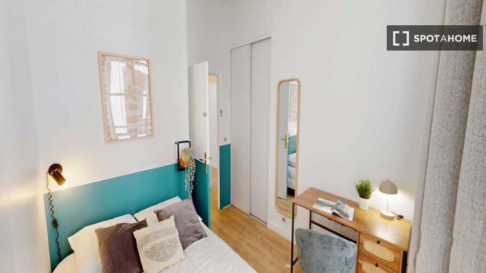 Double room Paris, 5 beds, 110m² — photo 23