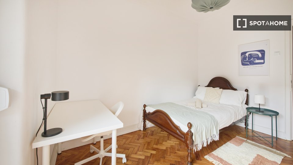 Double room Lisbon, 6 beds — photo 16