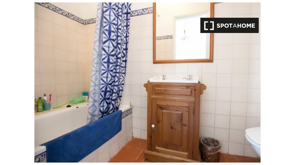 Double room Lisbon, 6 beds — photo 7