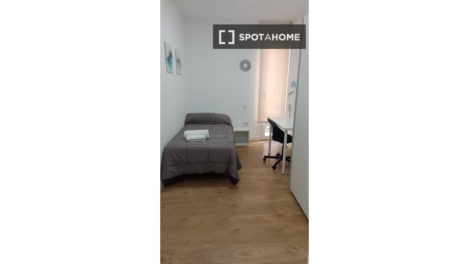 Double room Zaragoza, 8 beds — photo 9