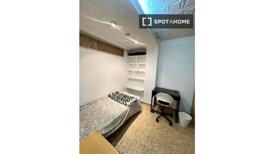 Double room Valencia, 4 beds — photo 18