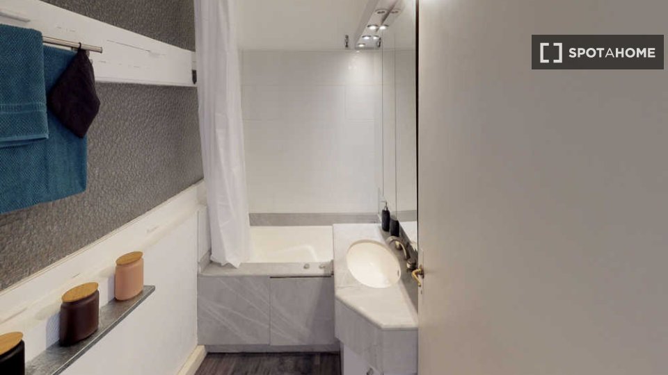 Double room Lille, 5 beds, 140m² — photo 6