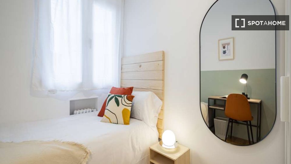 Double room Madrid, 5 beds — photo 5