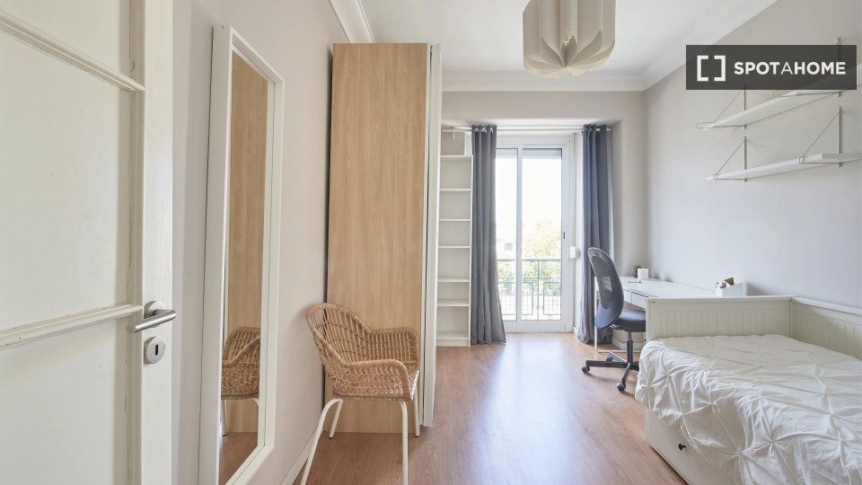 Double room Lisbon, 6 beds — photo 1