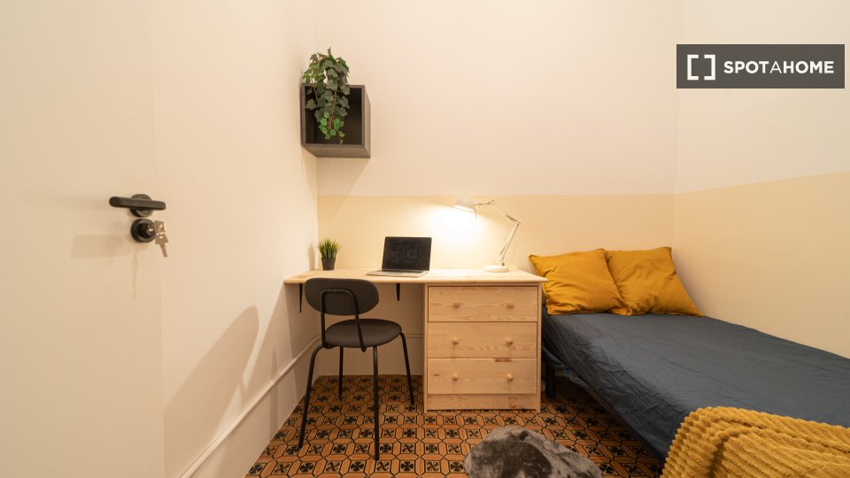 Double room Barcelona, 9 beds, 200m² — photo 5