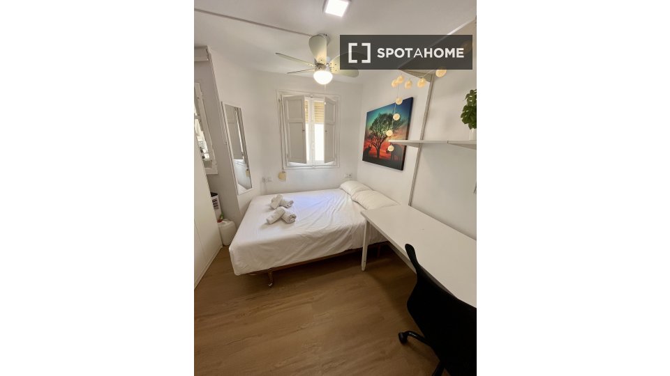 Double room Valencia, 2 beds, 85m² — photo 19