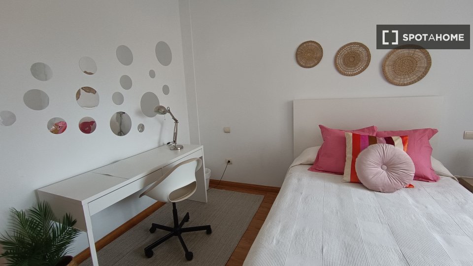 Double room Madrid, 5 beds — photo 1