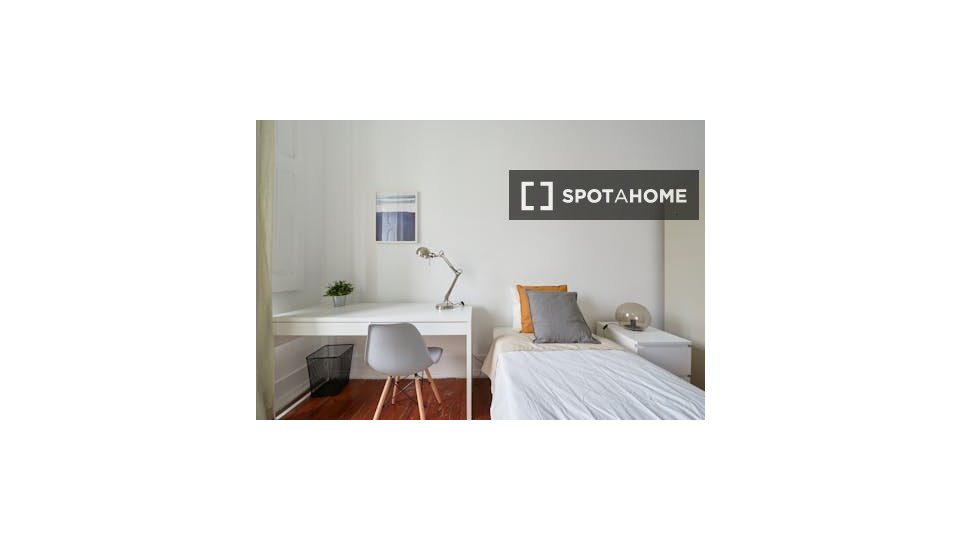 Double room Lisbon, 6 beds — photo 6
