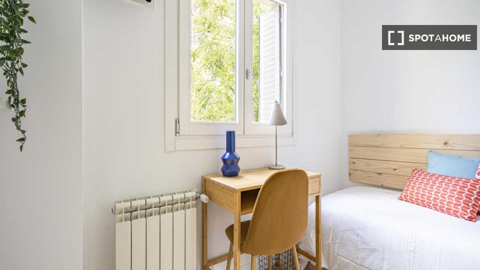 Double room Madrid, 4 beds — photo 91