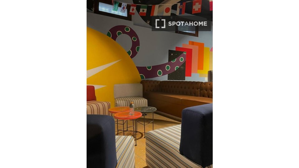 Double room Madrid, 20 beds, 5000m² — photo 11
