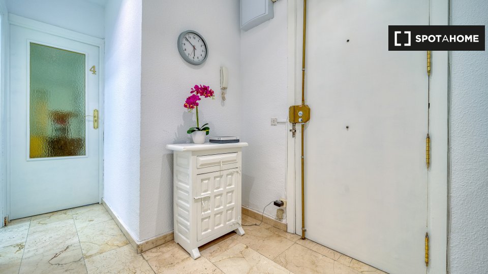 Double room Madrid, 4 beds, 50m² — photo 13