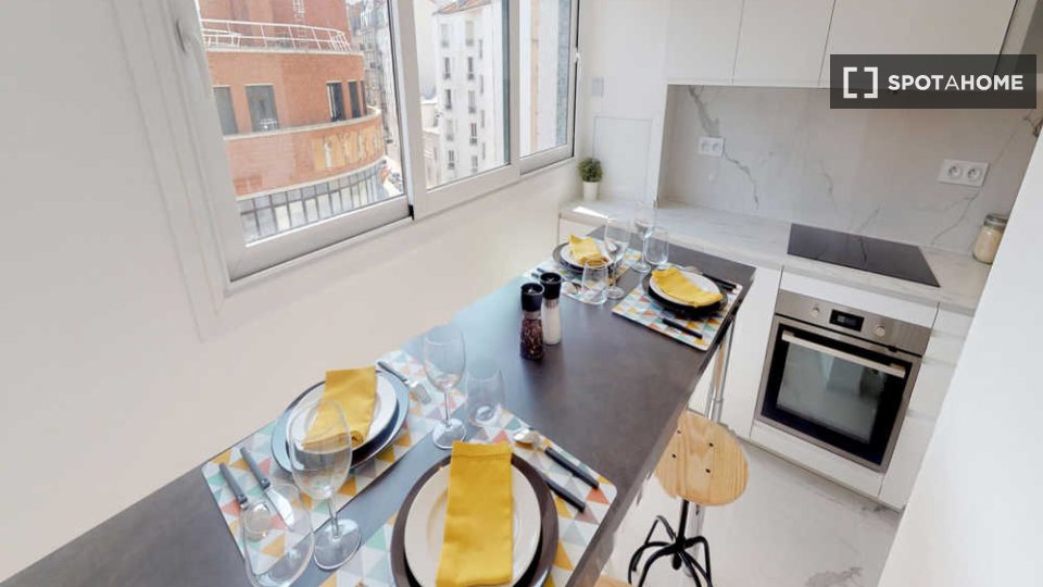 Double room Paris, 5 beds, 110m² — photo 6