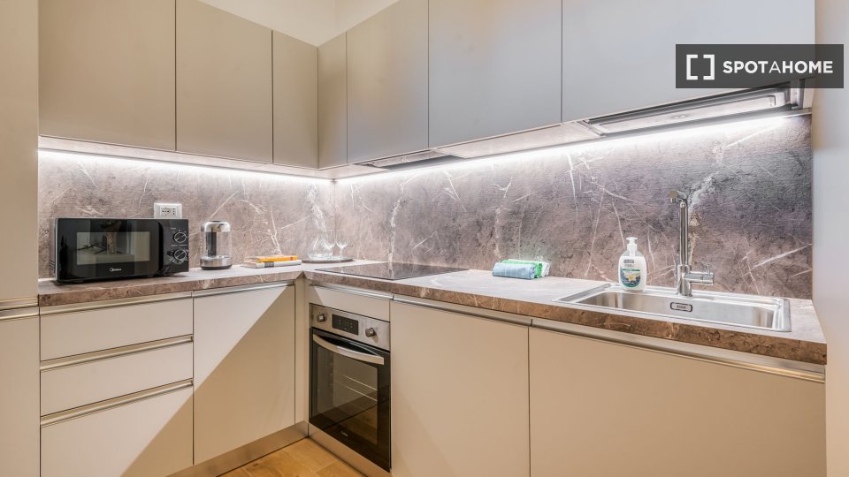 Apartment Milan, 1 bed, 69m² — photo 16