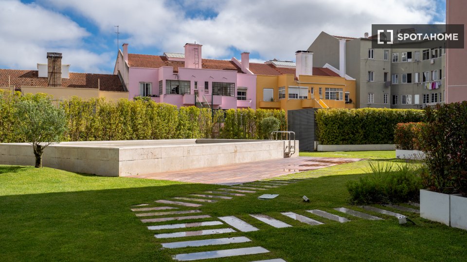 Apartment Lisbon, 2 beds — photo 17