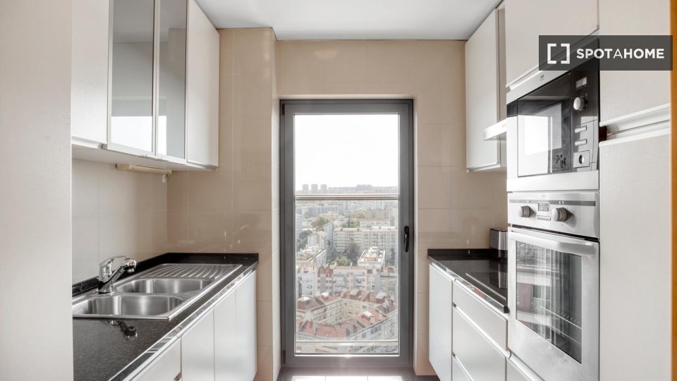 Apartment Lisbon, 1 bed, 60m² — photo 2