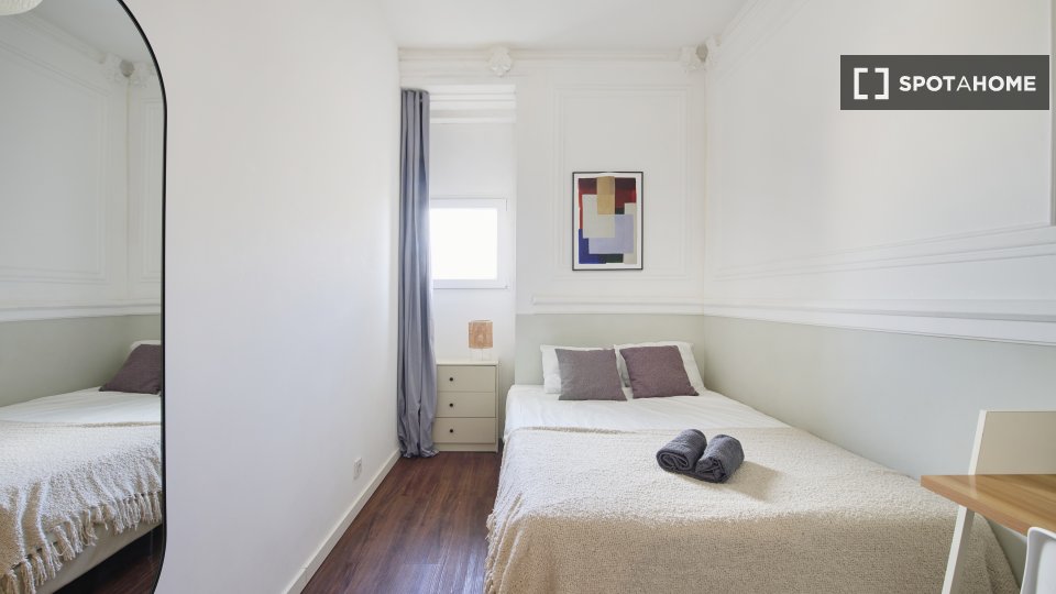 Double room Lisbon, 11 beds — photo 52