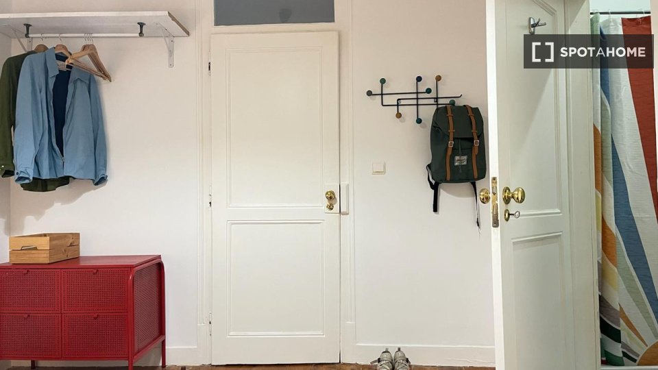 Double room Lisbon, 4 beds, 190m² — photo 2