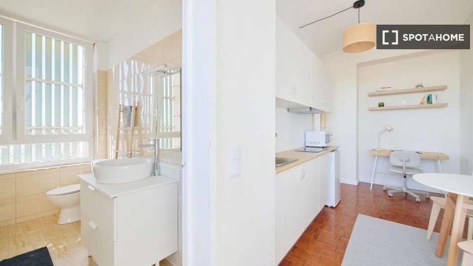 Apartment Lisbon, 1 bed — photo 12